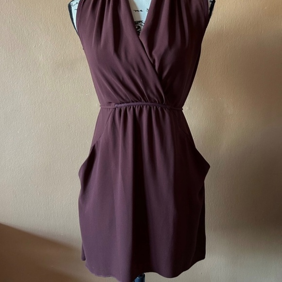 Aritzia Wilfred Maroon Tie Dress - Picture 2 of 3
